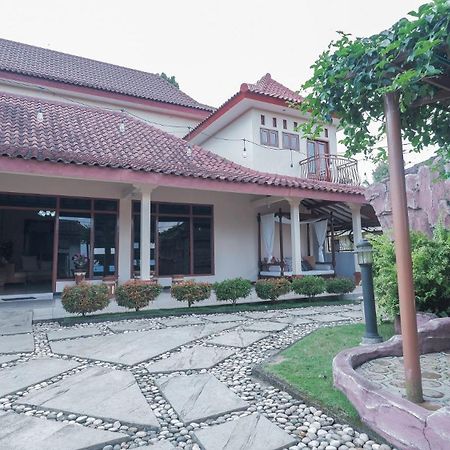 Marry Ind Gunung Kawi Guest House Malang Bumirejo ภายนอก รูปภาพ