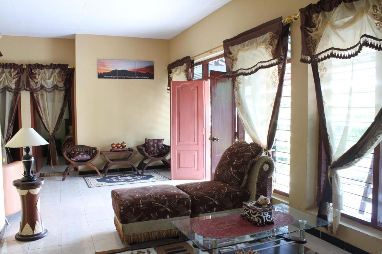 Marry Ind Gunung Kawi Guest House Malang Bumirejo ภายนอก รูปภาพ